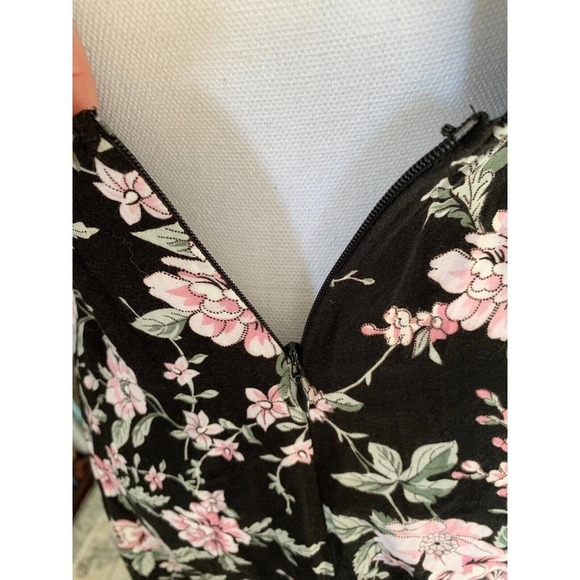 Aakaa Womens Dress Size Medium Floral Spaghetti Straps Open Back Black Floral - Picture 8 of 10